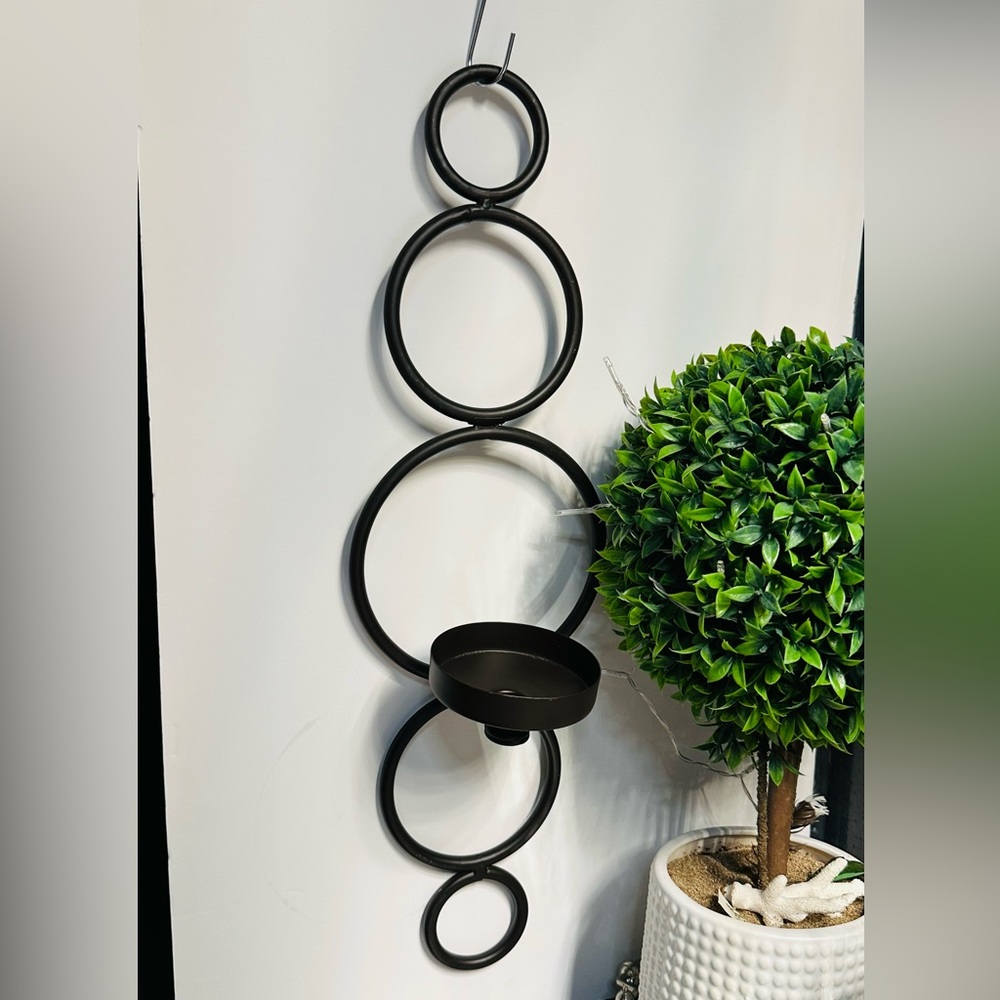 Home interiors Contemporary Metal circles Candle holder